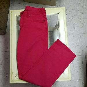 Red Miraclebody jeans